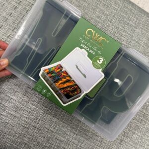 NWT Cook With Color " MVP " Perfect On The Go Snack Box Holds 84.2oz w/ Handle